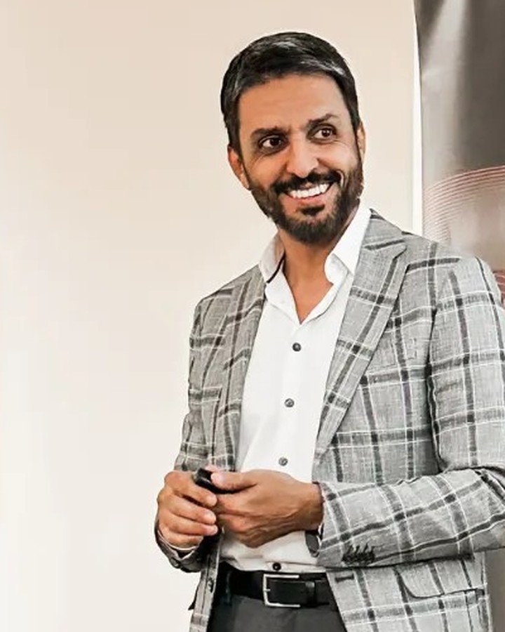 Dr. Amir Gordji, DDS, portrait